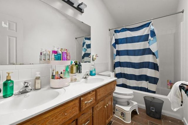 1205 SE 12th Circle, Lee's Summit, MO 64081