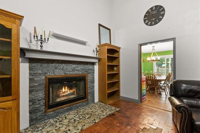 1205 SE 12th Circle, Lee's Summit, MO 64081