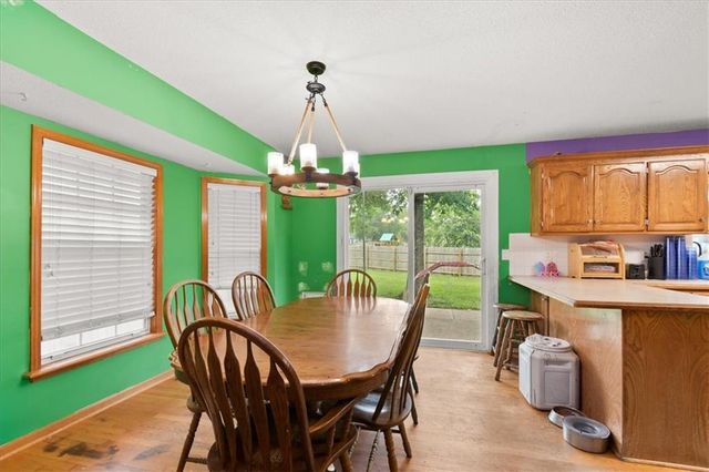1205 SE 12th Circle, Lee's Summit, MO 64081