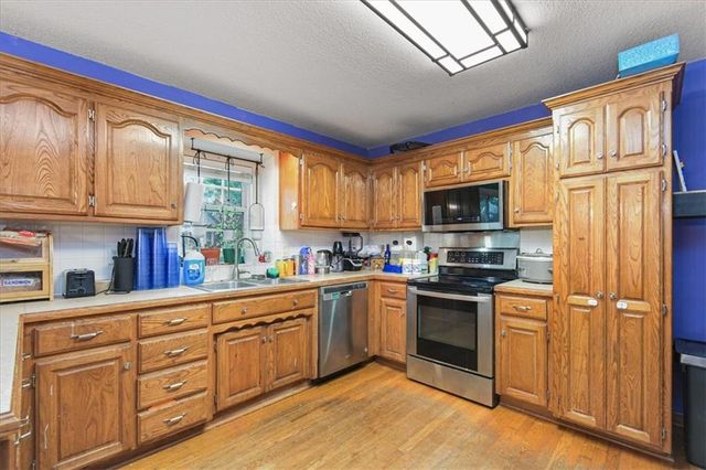 1205 SE 12th Circle, Lee's Summit, MO 64081