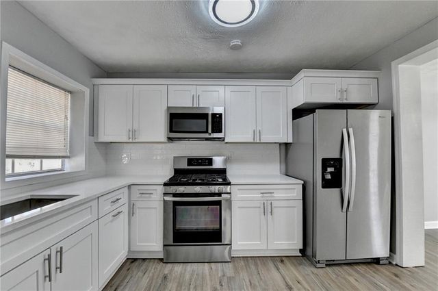 415 Ridgedale Way, Lawrenceville, GA 30044