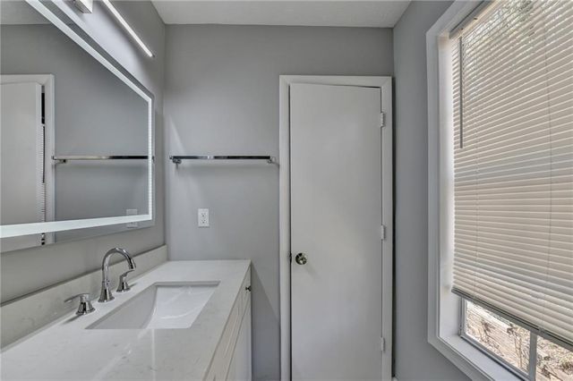 415 Ridgedale Way, Lawrenceville, GA 30044