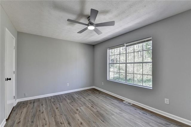 415 Ridgedale Way, Lawrenceville, GA 30044