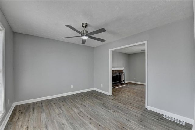 415 Ridgedale Way, Lawrenceville, GA 30044