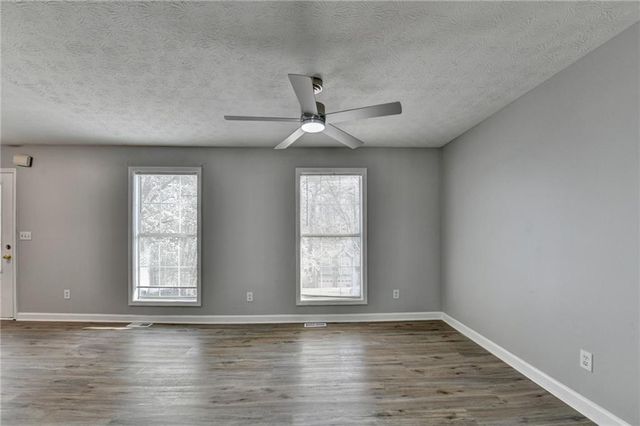 415 Ridgedale Way, Lawrenceville, GA 30044