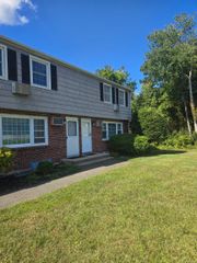 17 Old Farms Lane 17, New Milford, CT 06776