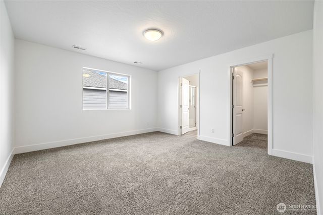 221 Lessor Loop, Moses Lake, WA 98837