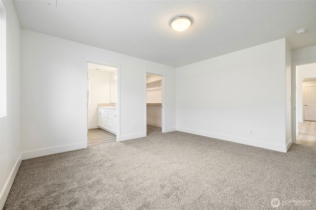 221 Lessor Loop, Moses Lake, WA 98837