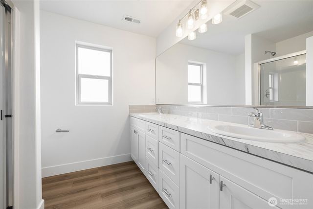 221 Lessor Loop, Moses Lake, WA 98837