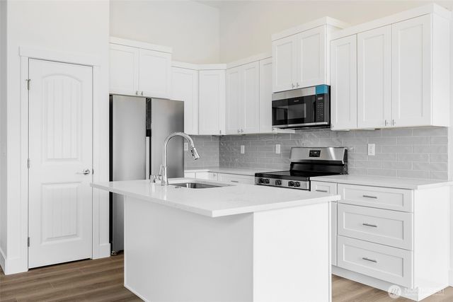 221 Lessor Loop, Moses Lake, WA 98837