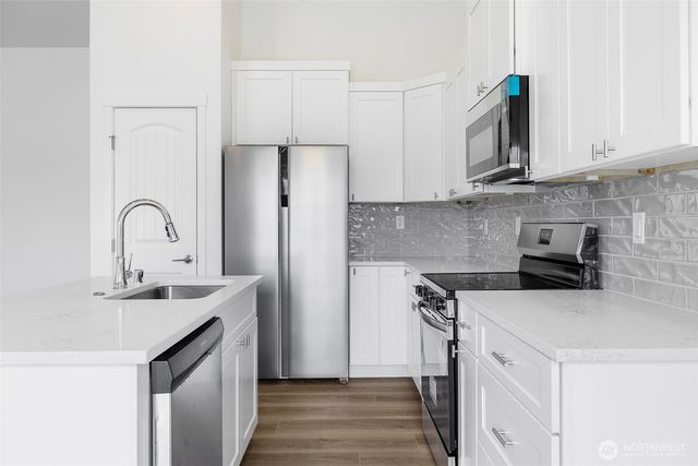 221 Lessor Loop, Moses Lake, WA 98837