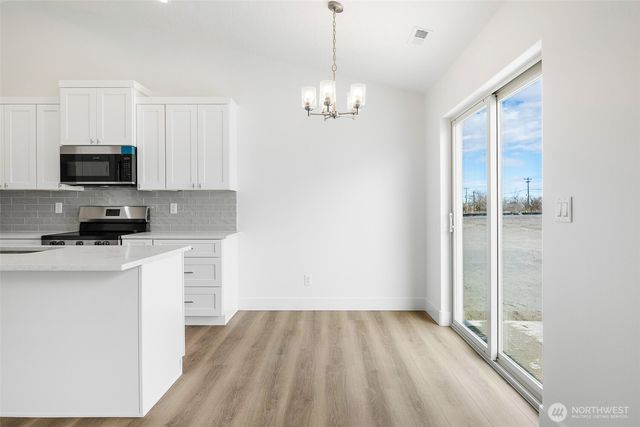 221 Lessor Loop, Moses Lake, WA 98837