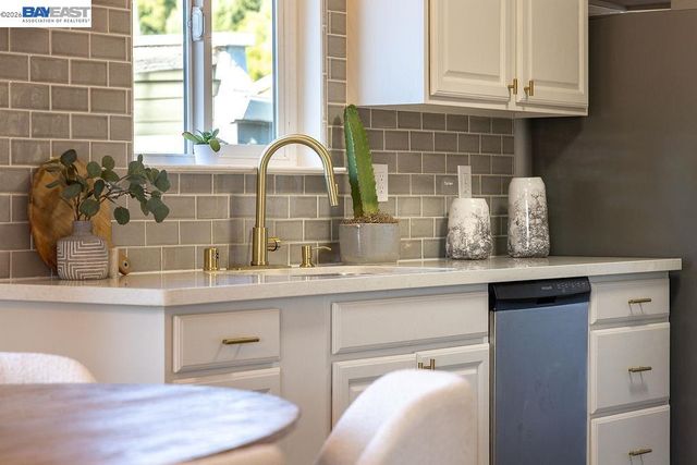 261 Julius St, San Leandro, CA 94577