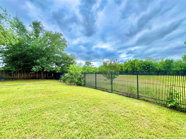 5318 Handbrook Drive, Houston, TX 77069