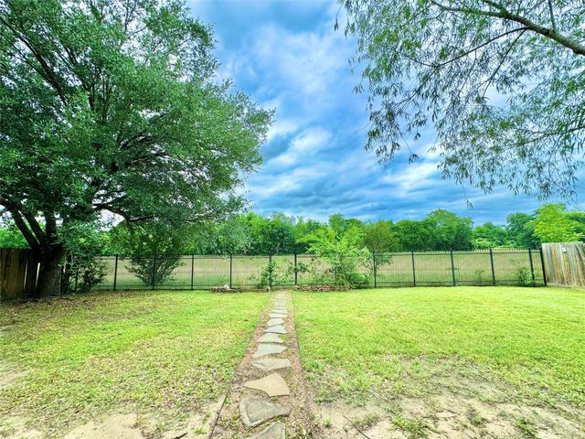 5318 Handbrook Drive, Houston, TX 77069