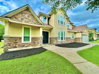 5318 Handbrook Drive, Houston, TX 77069