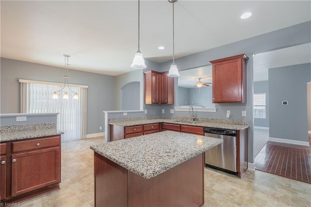 4754 Abbey Park Road, Kernersville, NC 27284
