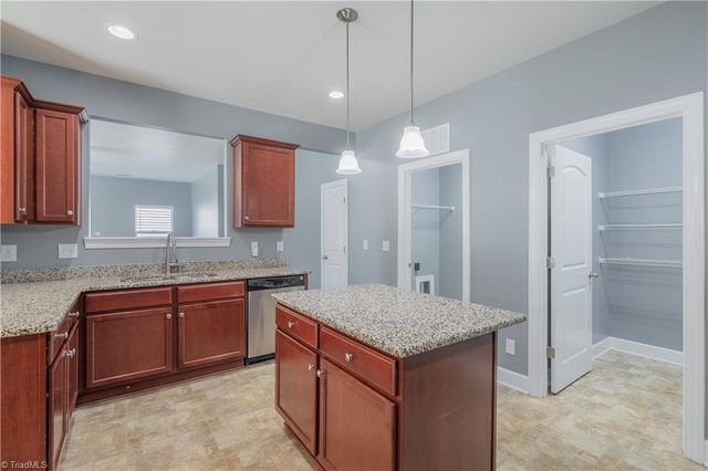 4754 Abbey Park Road, Kernersville, NC 27284