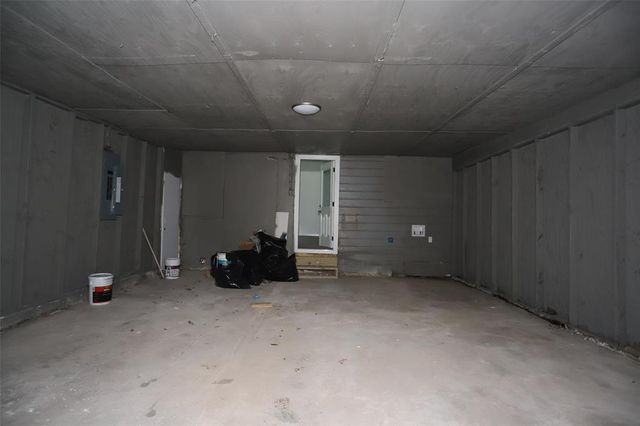345 Byrd Street, Vidor, TX 77662