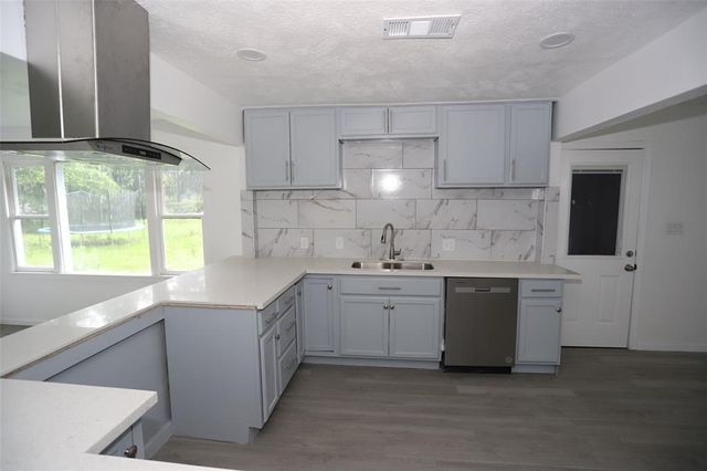 345 Byrd Street, Vidor, TX 77662