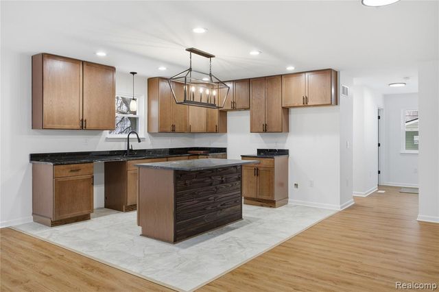 38047 Wabash Street, Romulus, MI 48174