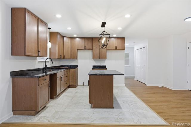 38047 Wabash Street, Romulus, MI 48174