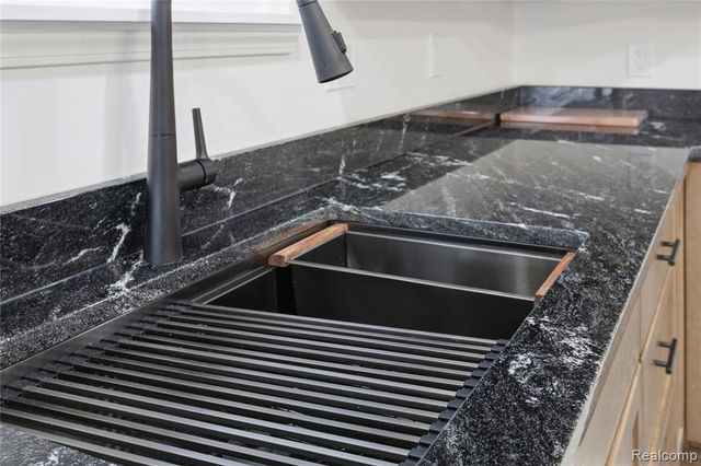 38047 Wabash Street, Romulus, MI 48174