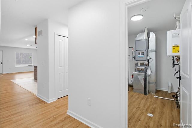 38047 Wabash Street, Romulus, MI 48174