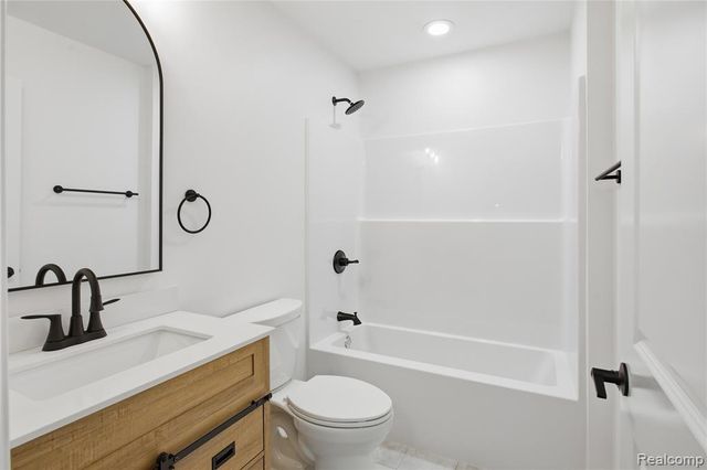 38047 Wabash Street, Romulus, MI 48174