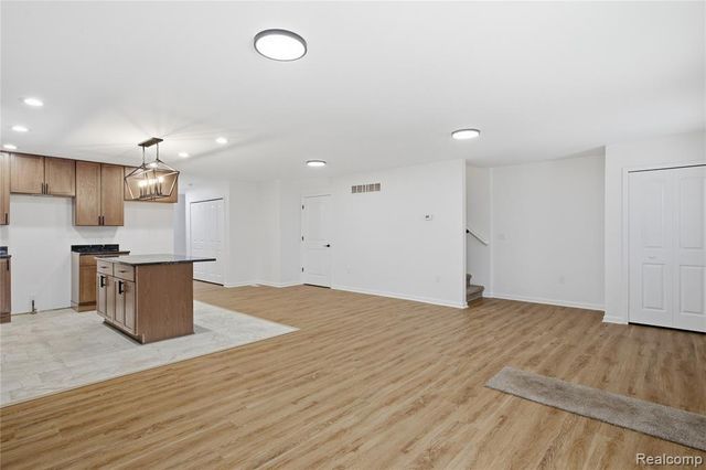 38047 Wabash Street, Romulus, MI 48174