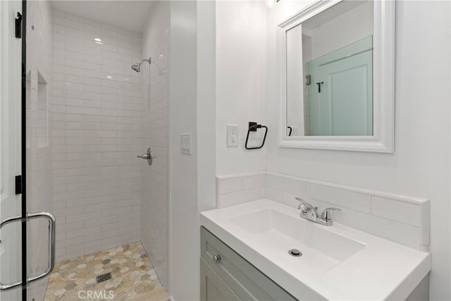 11414 Francis, Los Angeles, CA 90066