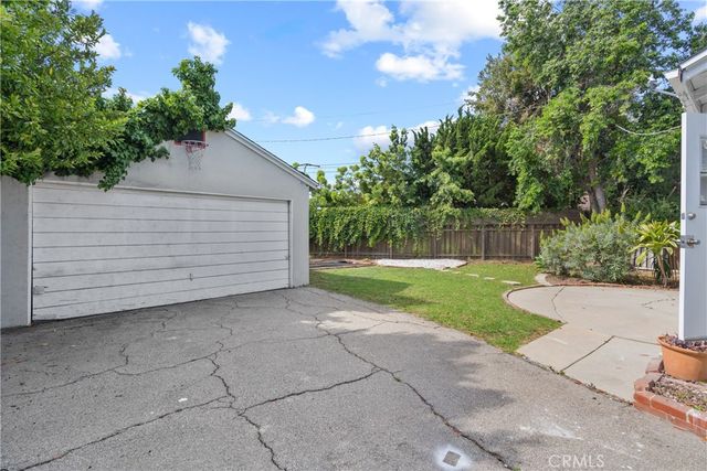 11414 Francis, Los Angeles, CA 90066