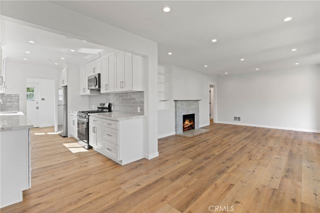 11414 Francis, Los Angeles, CA 90066