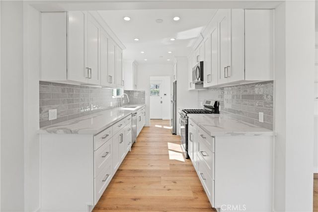 11414 Francis, Los Angeles, CA 90066