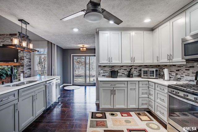 1818 Calico Road, Marion, IL 62959