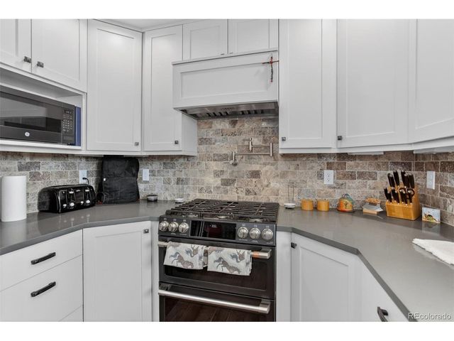 4717 Foothills Dr, Berthoud, CO 80513