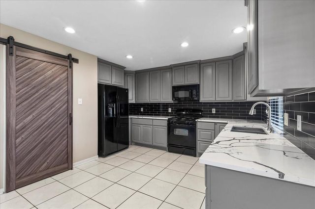 16218 Bunker Ridge Road, Houston, TX 77053