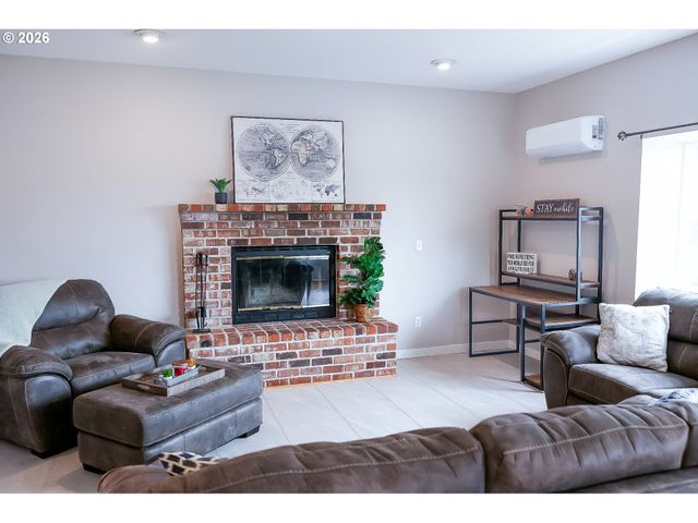 3235 Nw QUAY Dr, Lincoln City, OR 97367