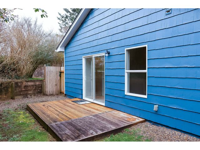 3235 Nw QUAY Dr, Lincoln City, OR 97367