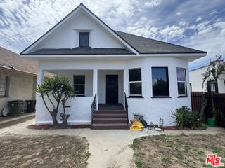 136 W 43rd Place, Los Angeles, CA 90037