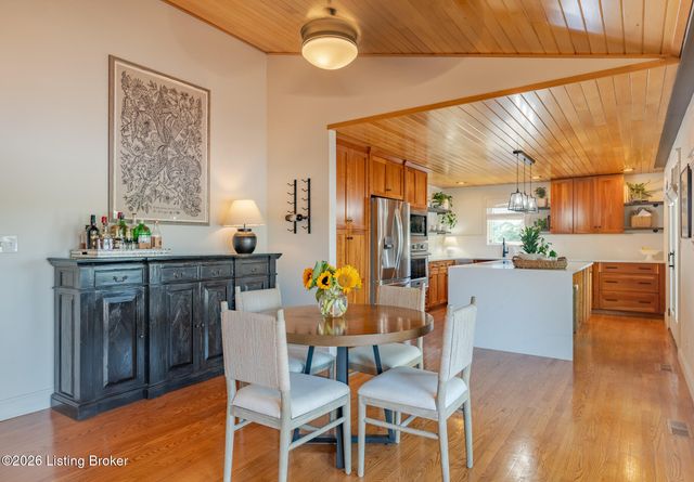 3028 Belknap Beach Rd, Prospect, KY 40059