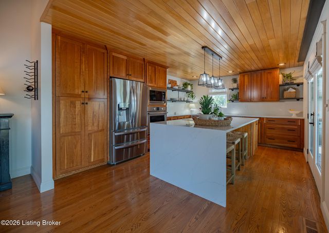 3028 Belknap Beach Rd, Prospect, KY 40059