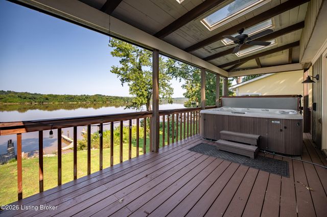 3028 Belknap Beach Rd, Prospect, KY 40059