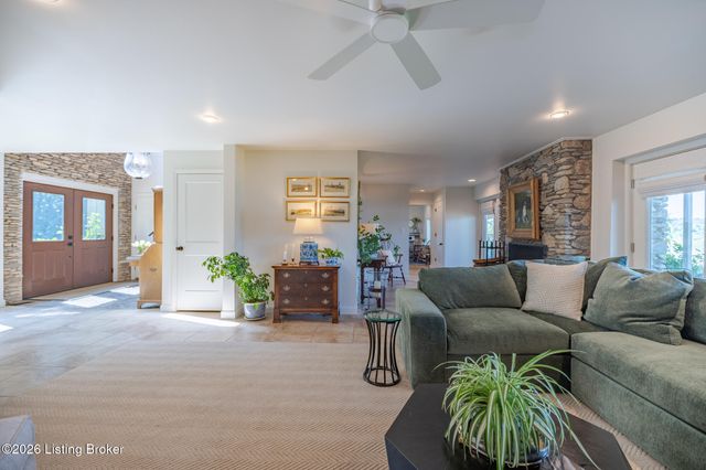 3028 Belknap Beach Rd, Prospect, KY 40059