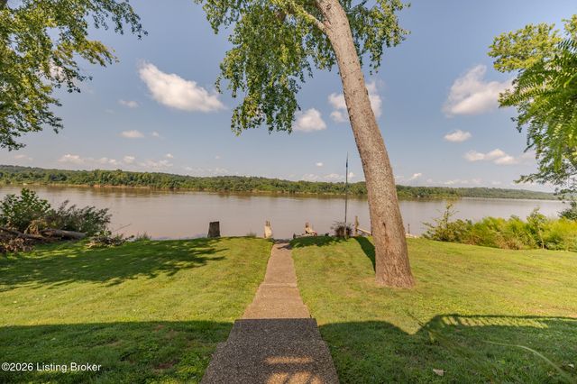 3028 Belknap Beach Rd, Prospect, KY 40059