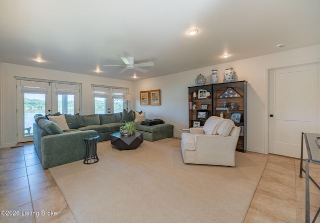 3028 Belknap Beach Rd, Prospect, KY 40059