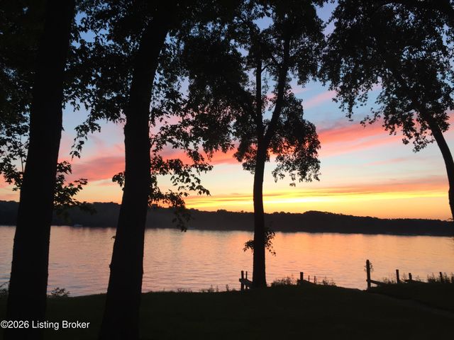 3028 Belknap Beach Rd, Prospect, KY 40059