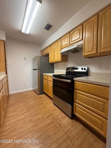 702 MEADOWBROOK Drive, 16, Orange Park, FL 32073