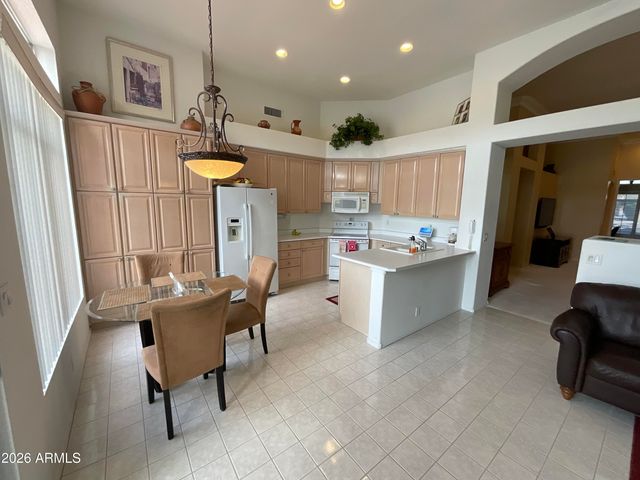 6062 W ABRAHAM Lane, Glendale, AZ 85308