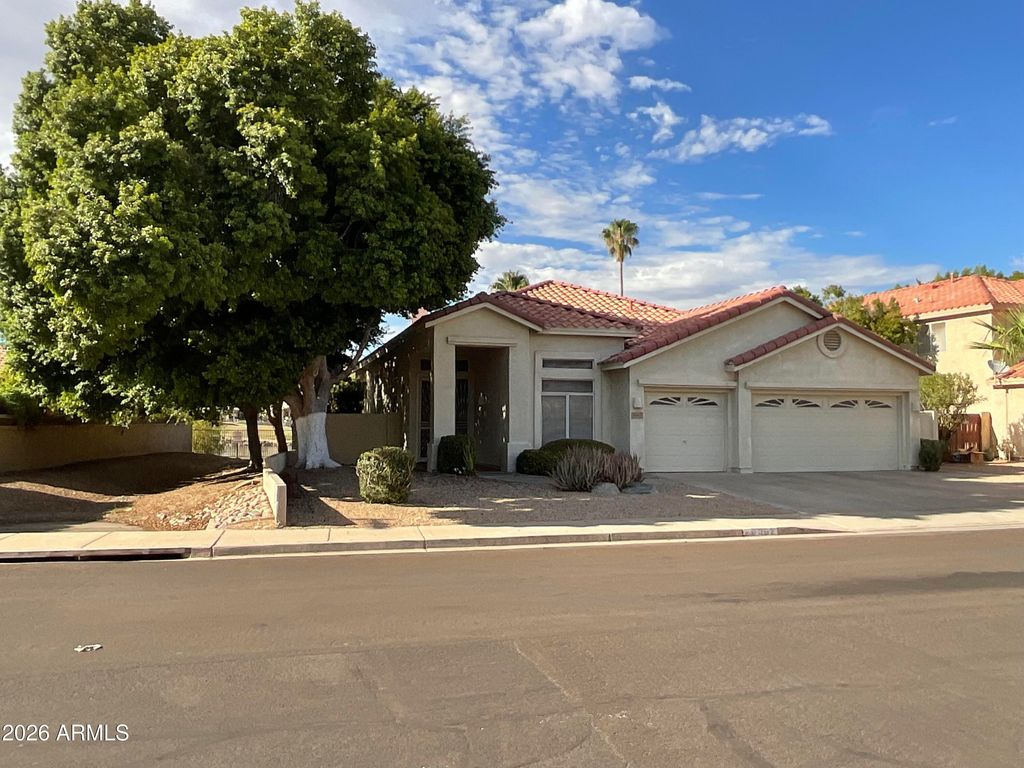 6062 W ABRAHAM Lane, Glendale, AZ 85308